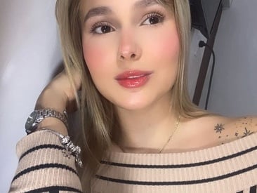 emmaa-white