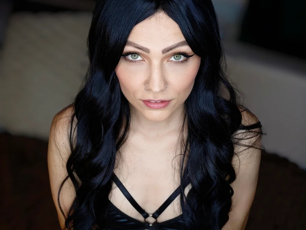 Emy_Mooon Chatroom