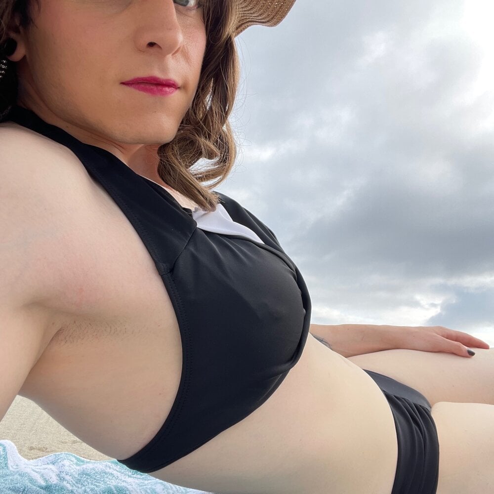 EnbyGamerChick Chatroom
