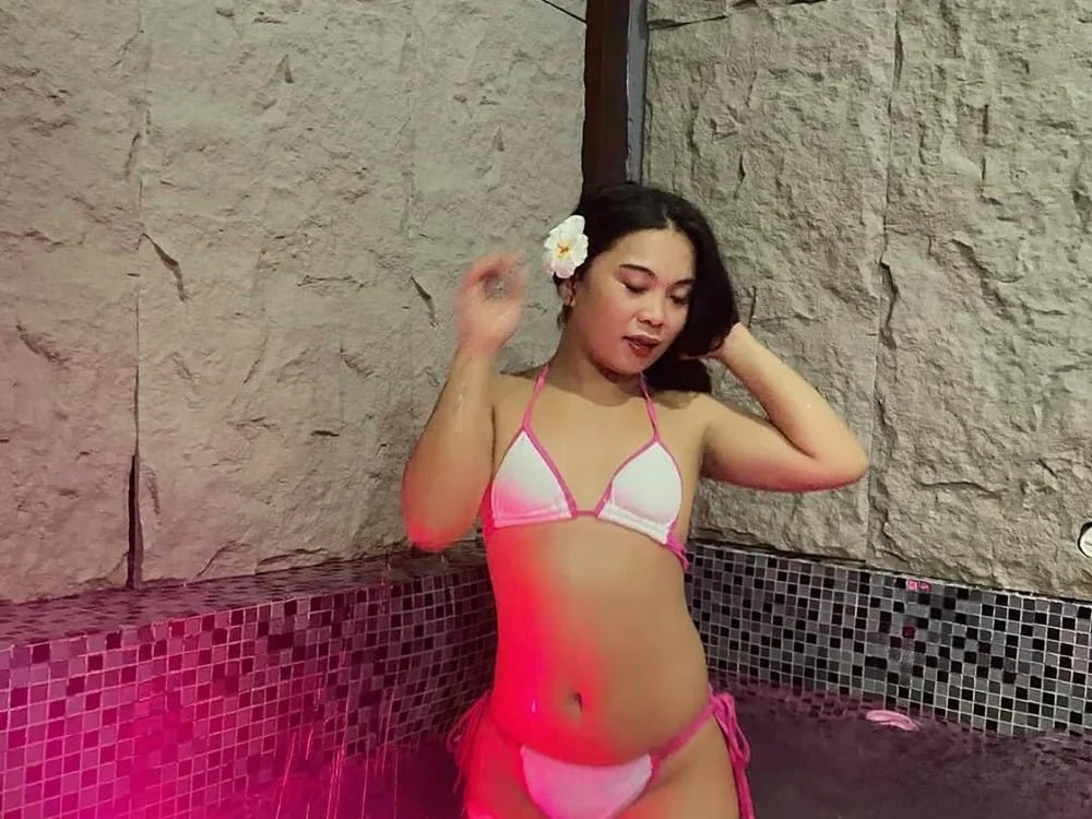 ErickaBigCock Chatroom