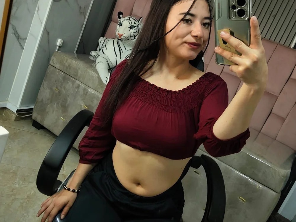Erika_Suarez_b Chatroom