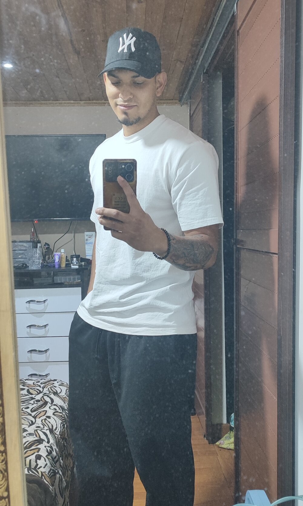 Ernesto23415 Chatroom