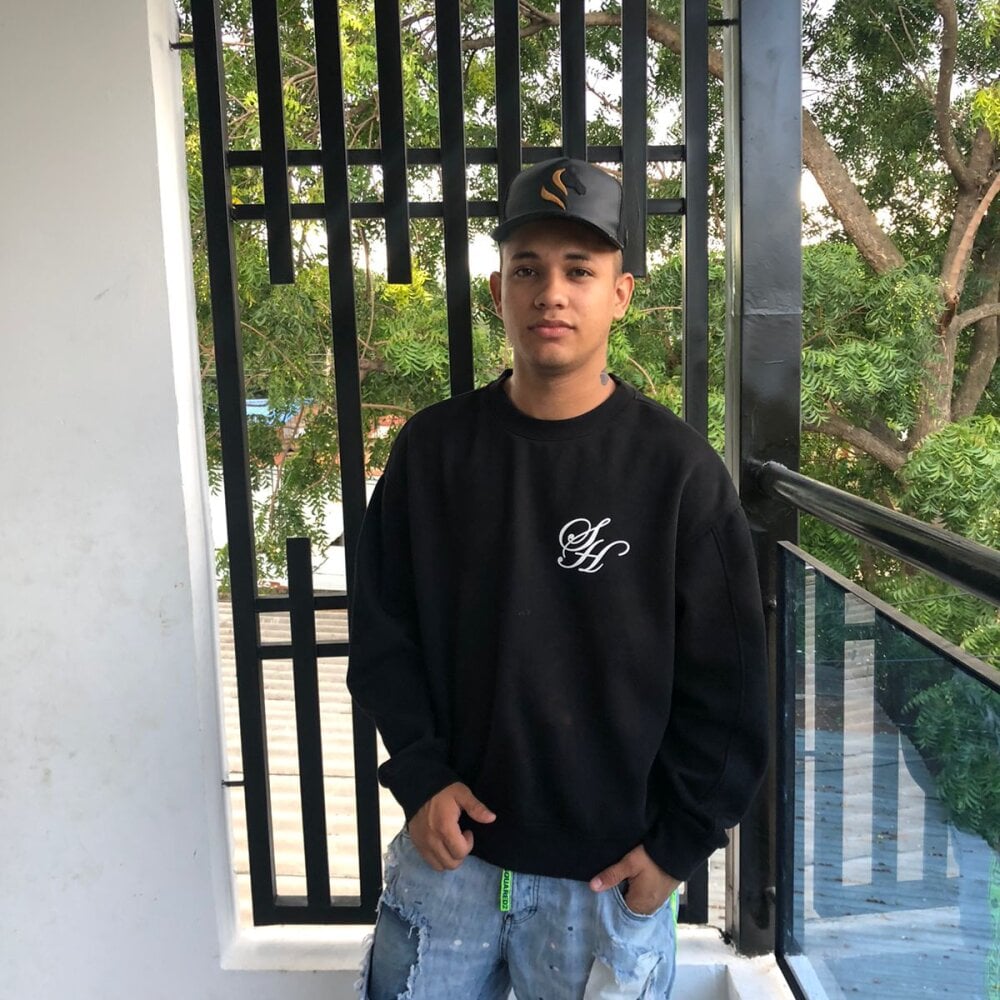 Eskayler_ Chatroom