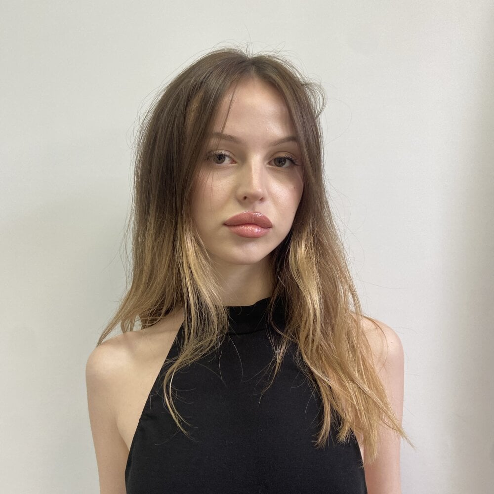 EsmeBrinson Chatroom