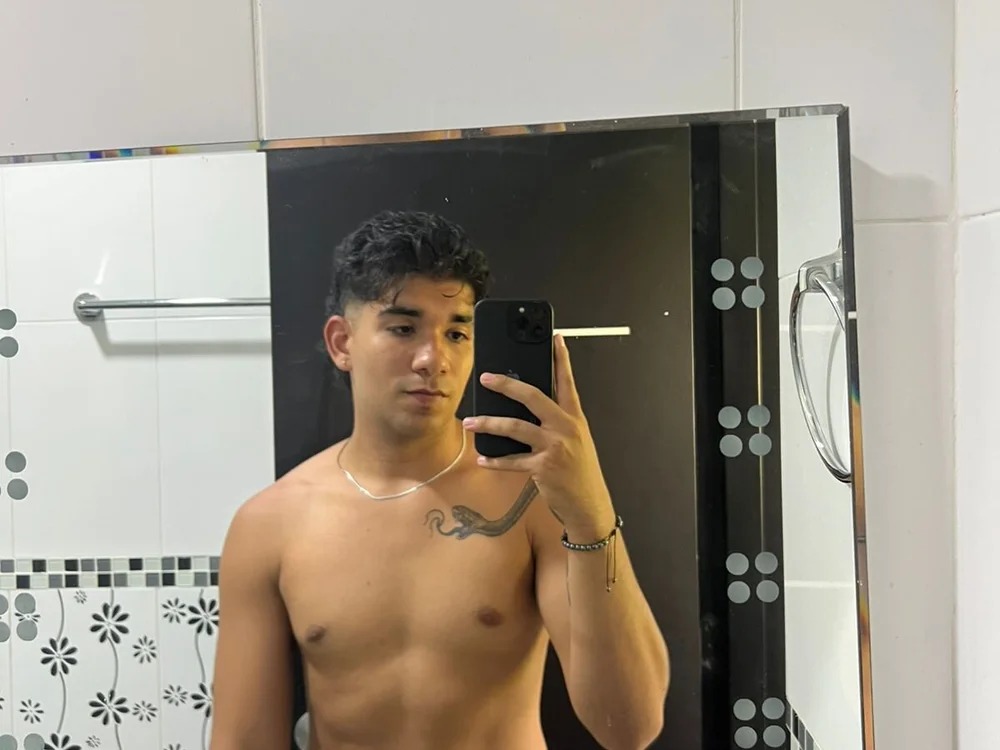 Esteban_220 Chatroom