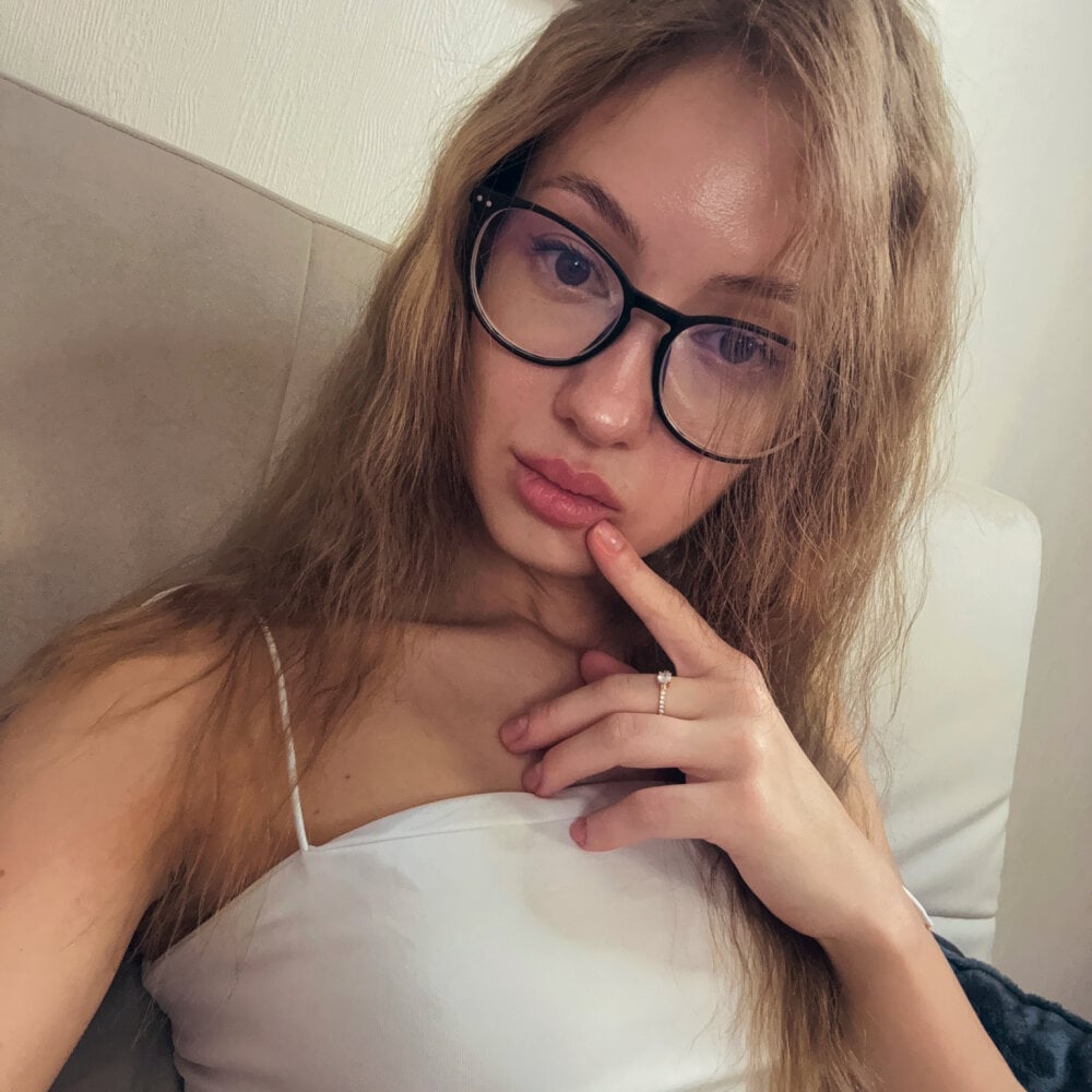 EsyaMeglin Chatroom