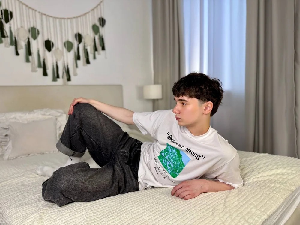 Ethan_Crowe Chatroom