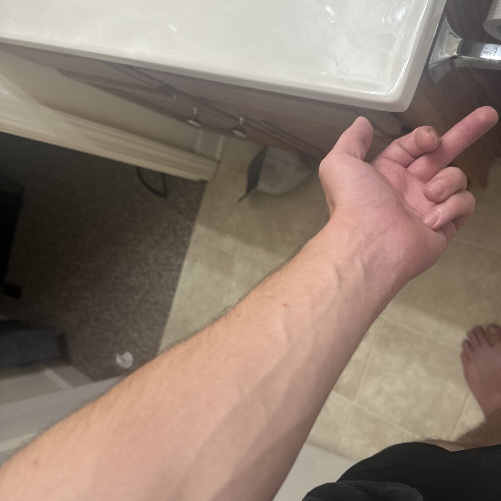 Ethanstone18 Chatroom