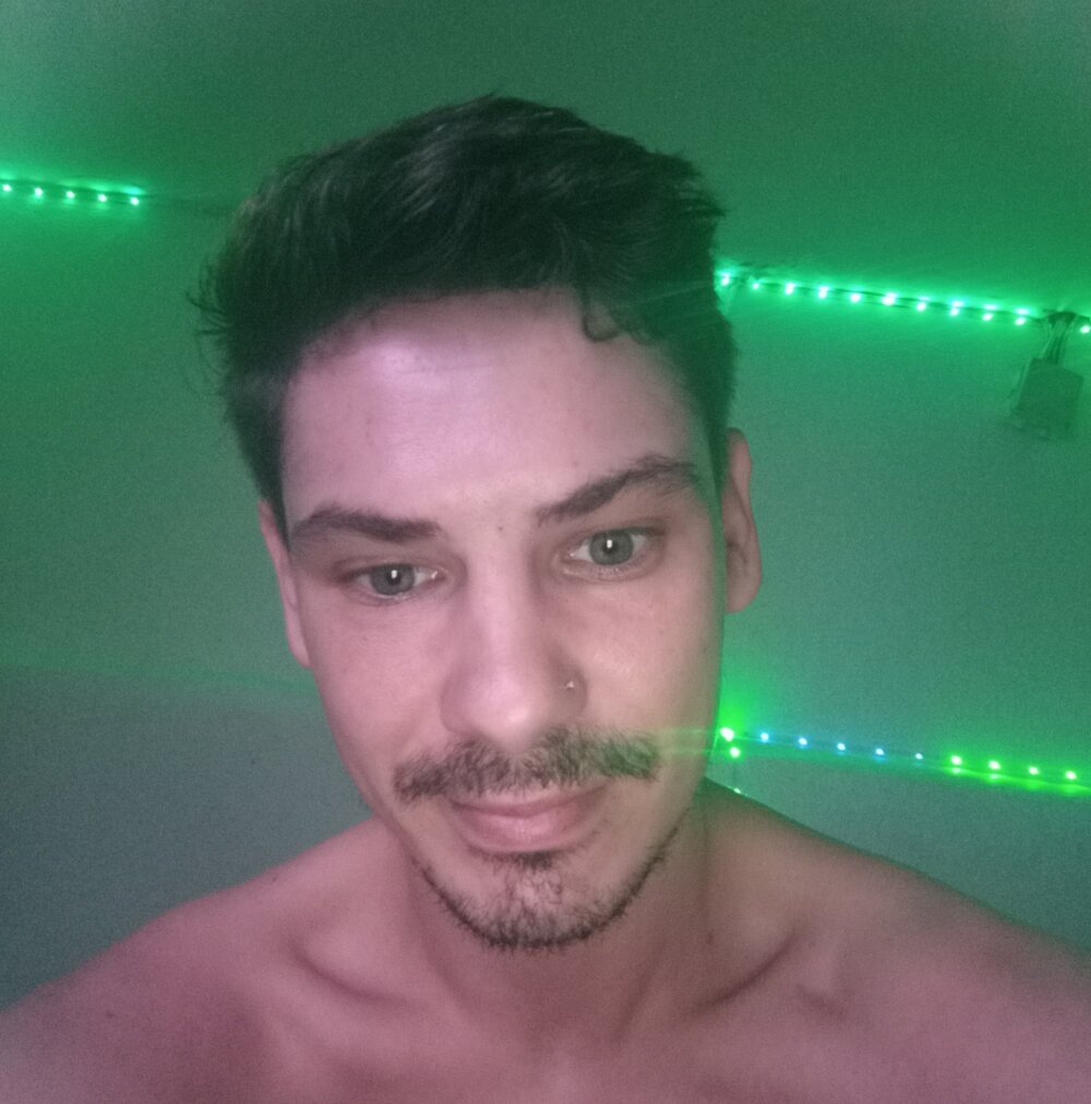 Eugenioo123 Chatroom