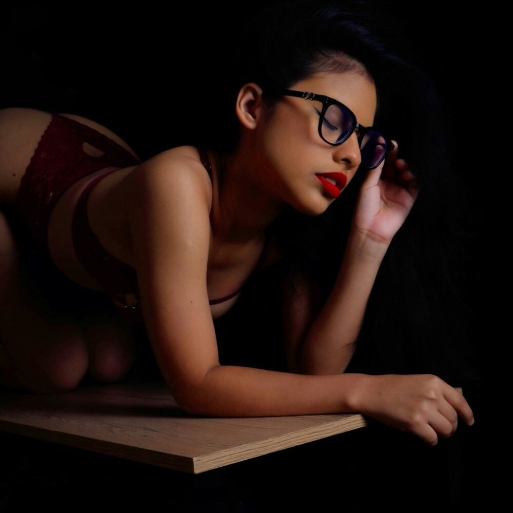 Eva_Feller69 Chatroom