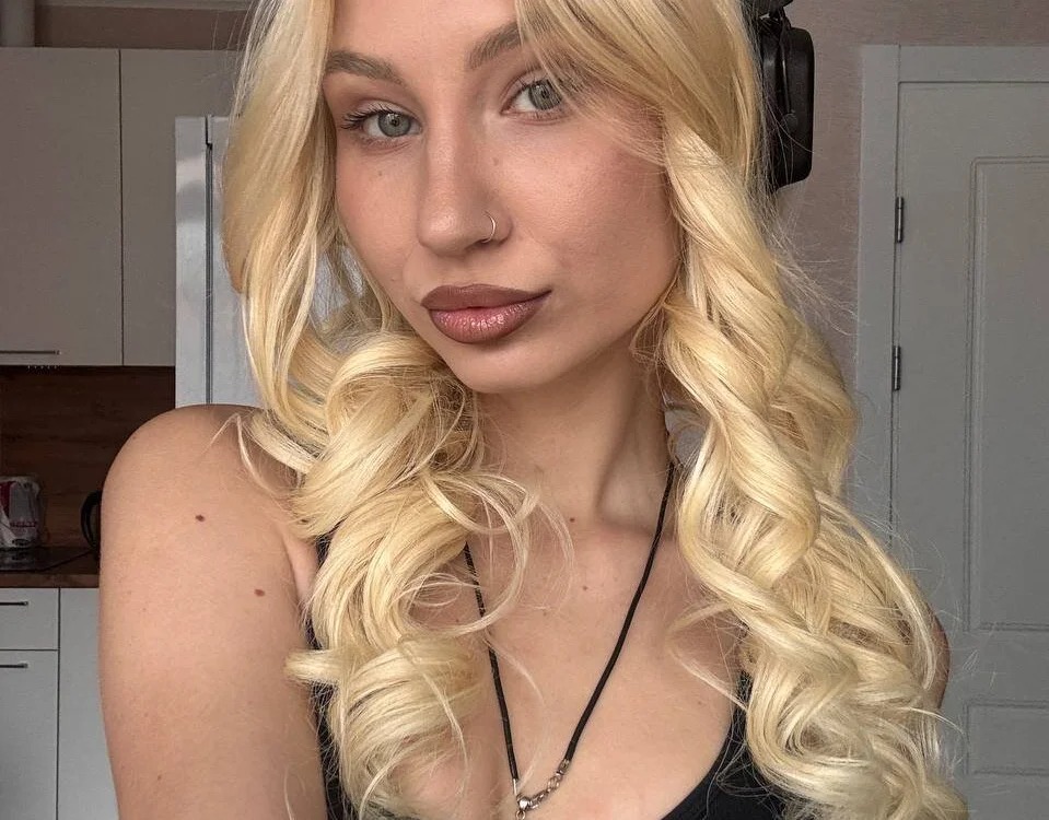 Eva_MiuMiu Chatroom