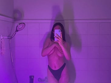 eva-kinkystudent