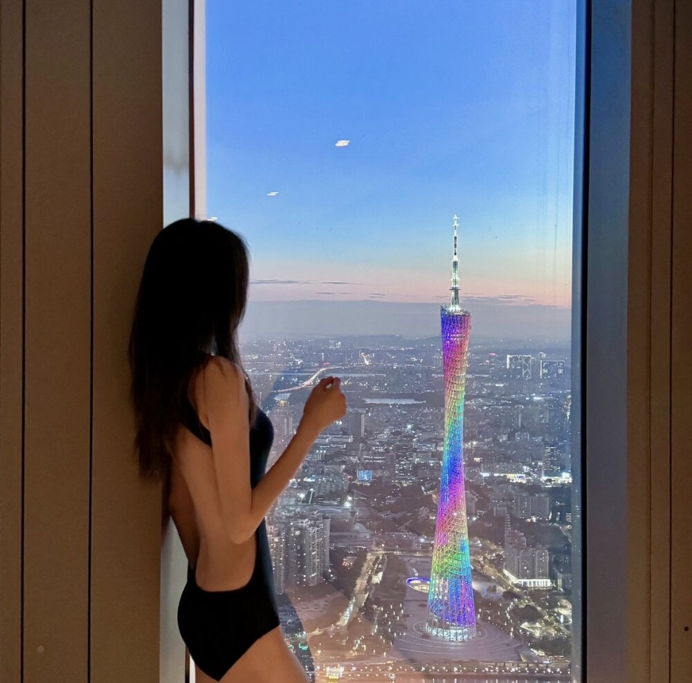 FIona-333 Chatroom