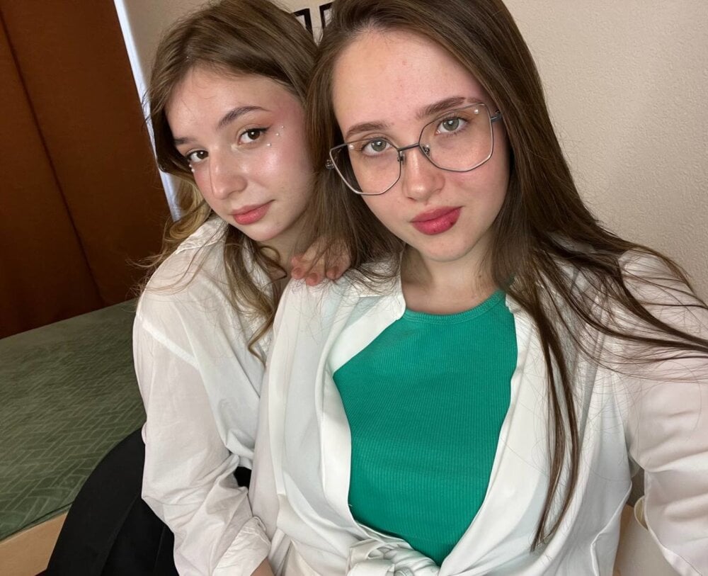 FannyDennett Chatroom