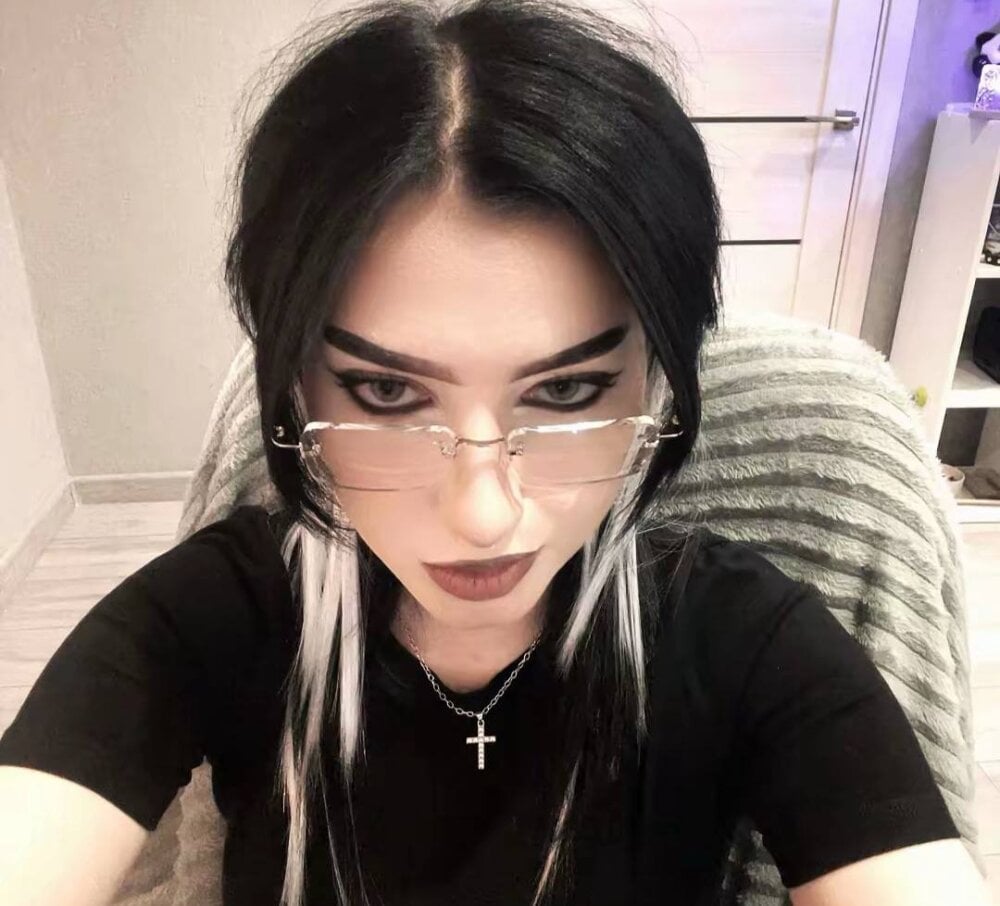 FaviolaHurl Chatroom