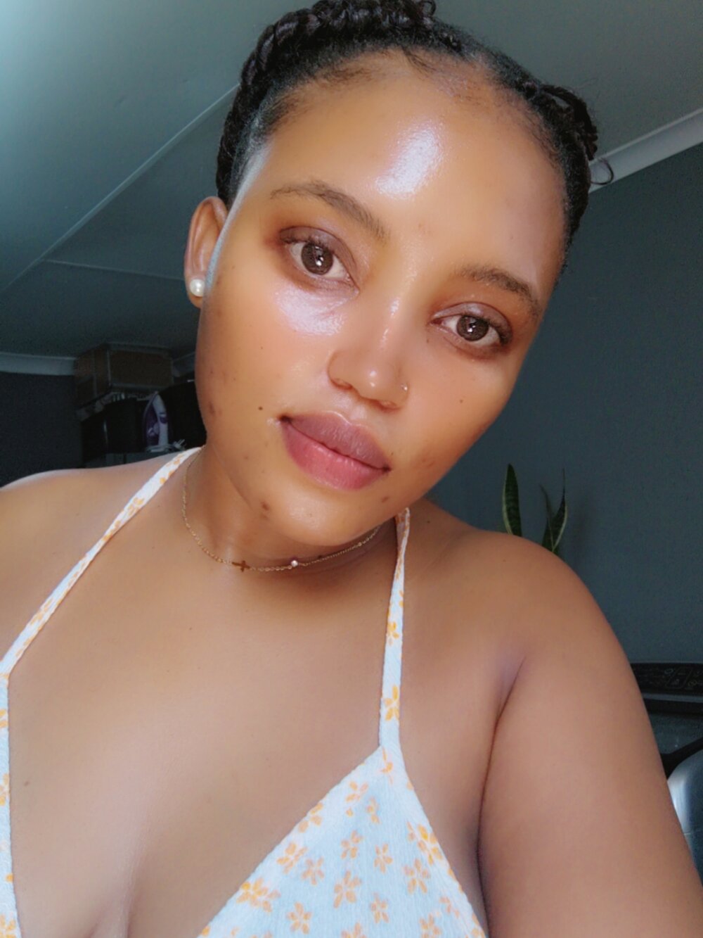 FeminineLady Chatroom