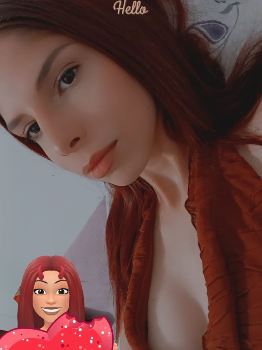 Foxie_Roxie Chatroom