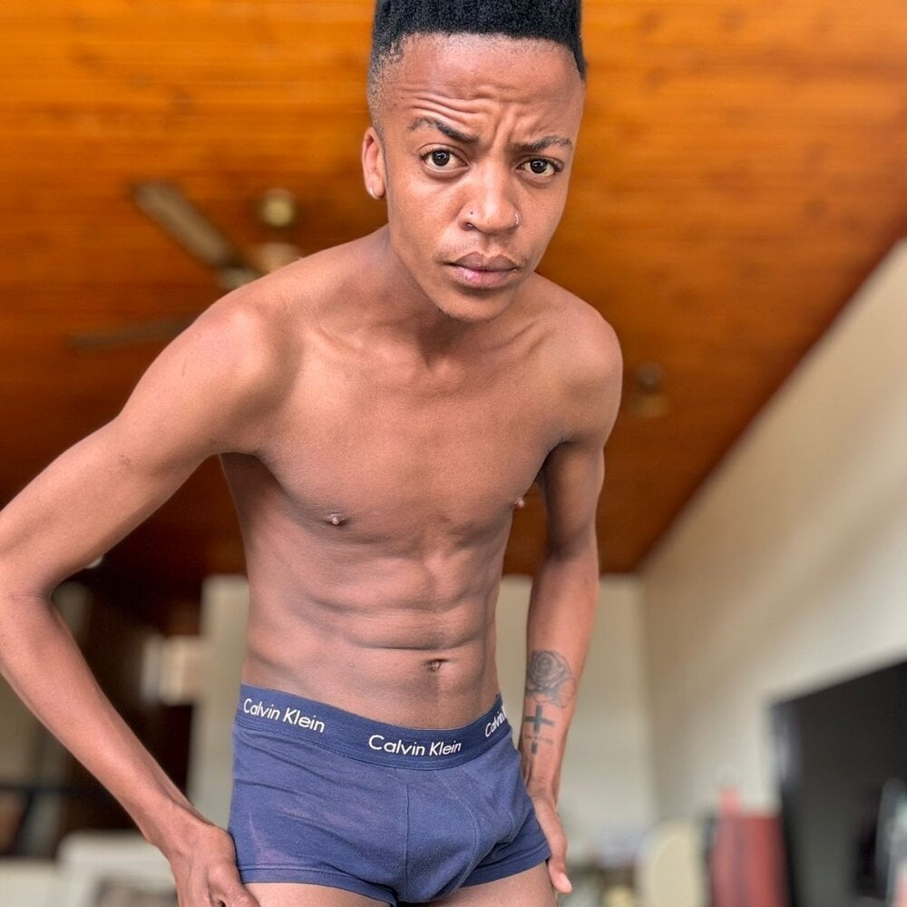 Freaky-Nicky18 Chatroom