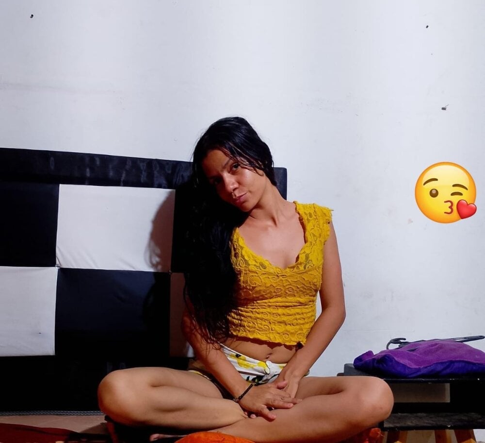 Frida_Nohha Chatroom