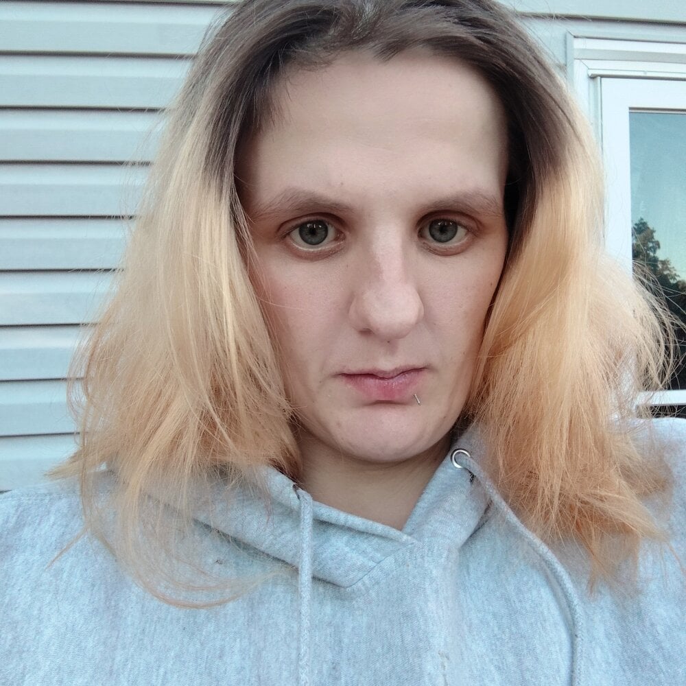 FuckMeDaddy9900 Chatroom