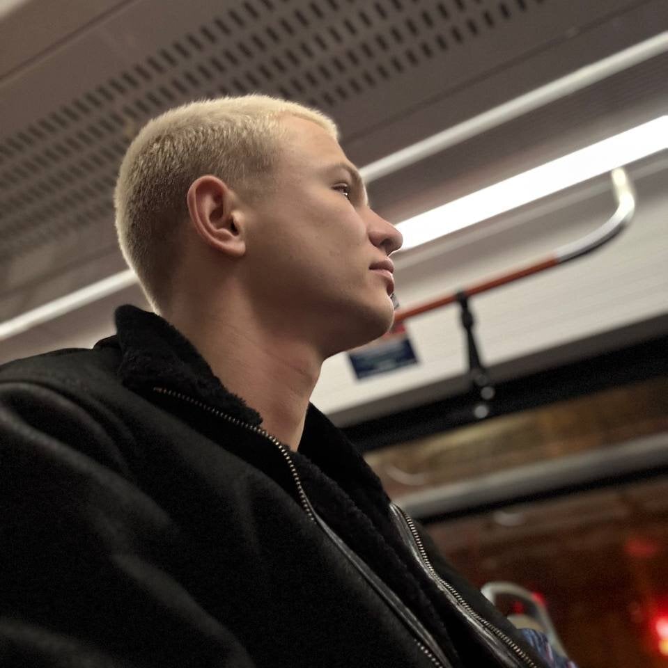 Funky_Daniel31 Chatroom