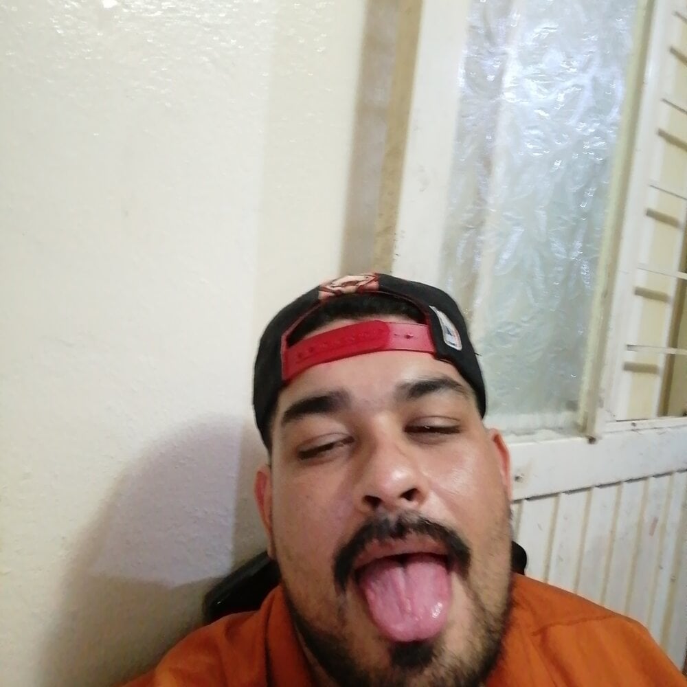 GILBERTHOR92 Chatroom