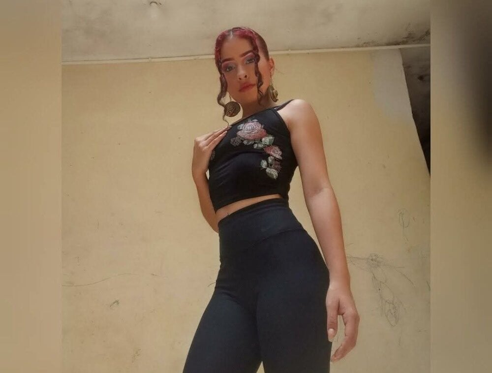 Gabriela_Reyes Chatroom