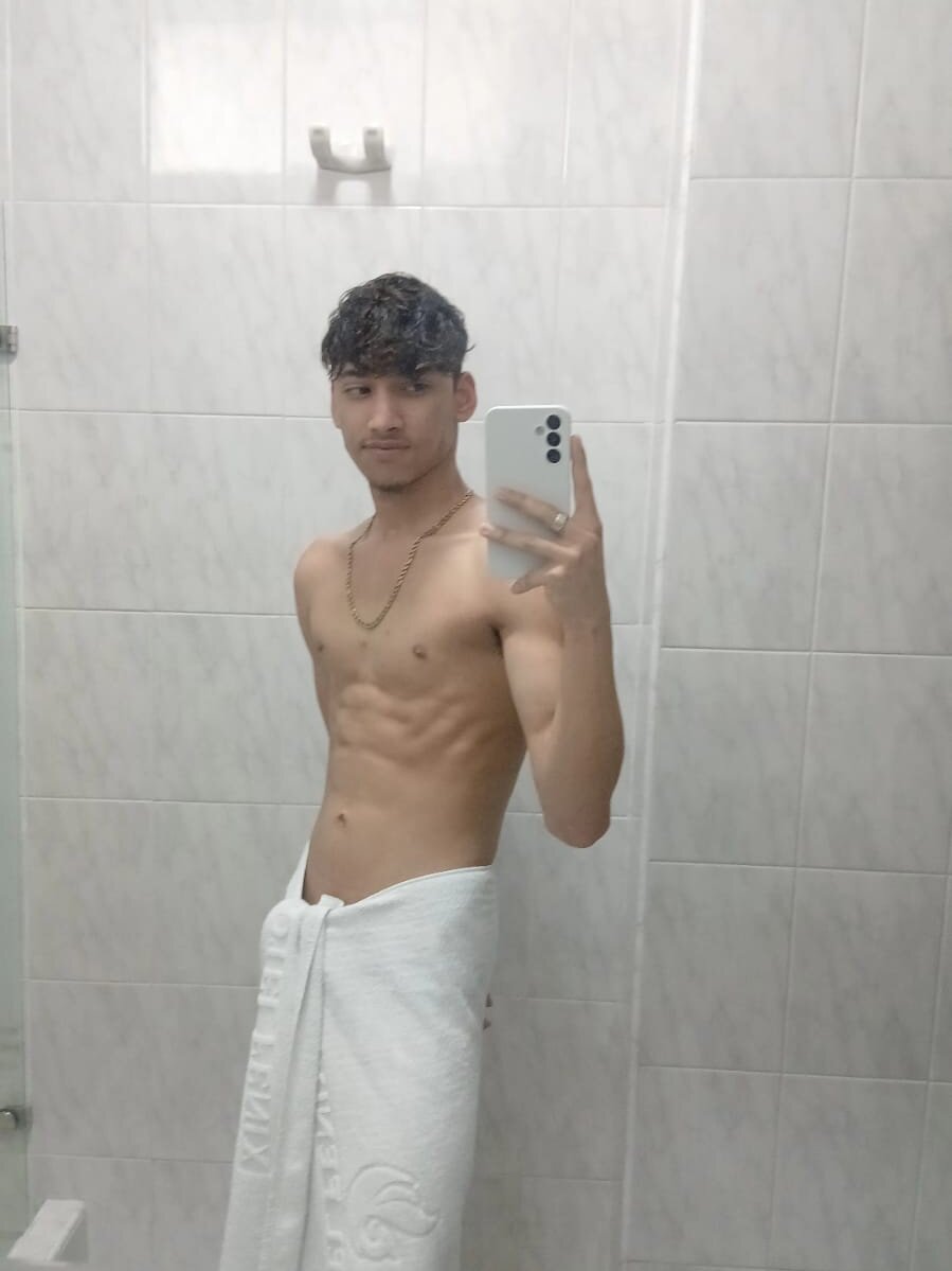 Gael_Jones Chatroom