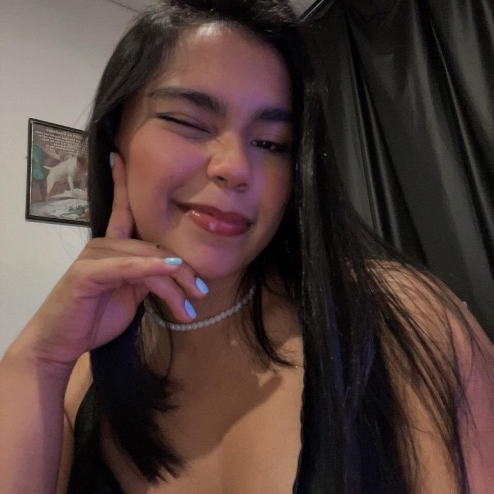 Gia-Rose- Chatroom