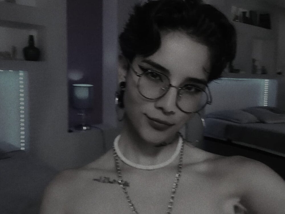Giia_Moretti_ Webcam Profile Picture Giia_Moretti_ Chatroom