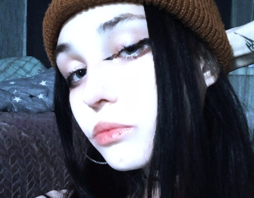 GirlFromHell88 Chatroom