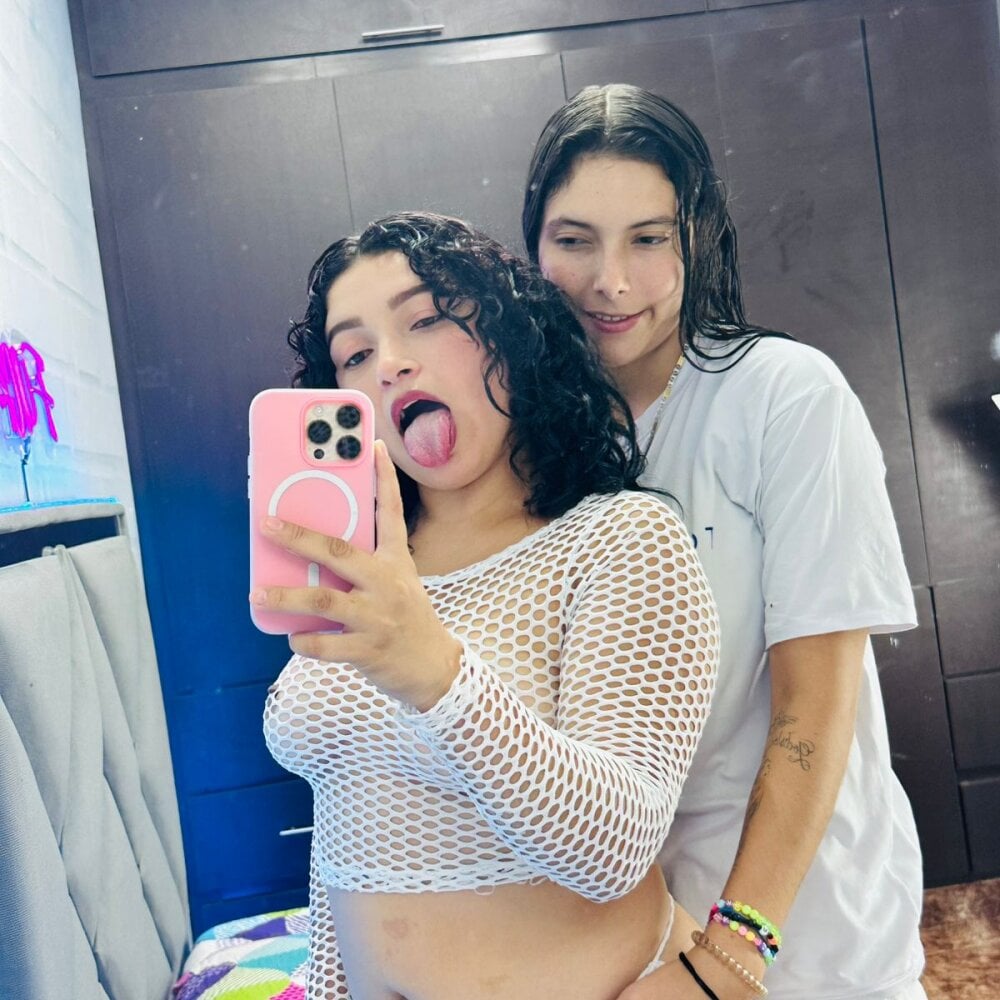 GirlOnGirlHeaven Chatroom