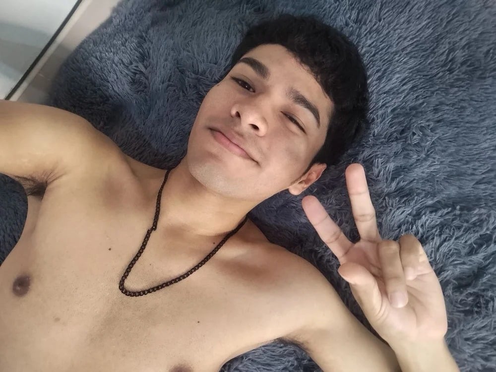 GoDiegoGo_LatinBoy Chatroom