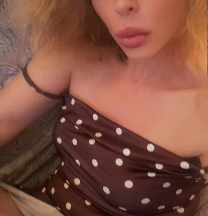 GoldenGoddess44 Chatroom