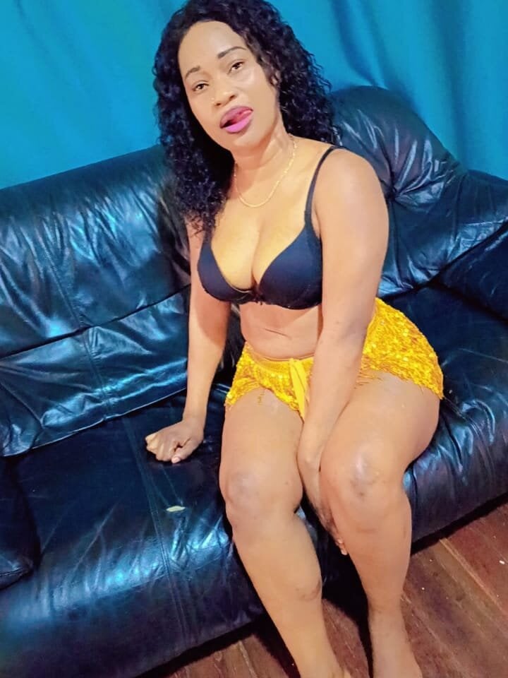 Goldie-77 Chatroom
