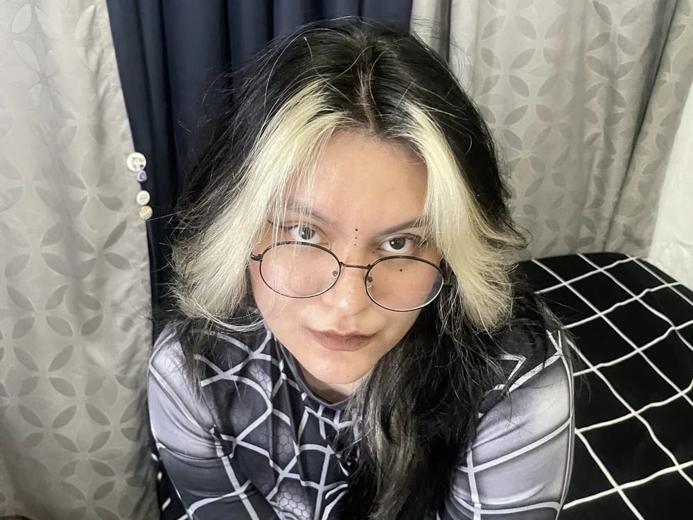 Goth_nayla Chatroom