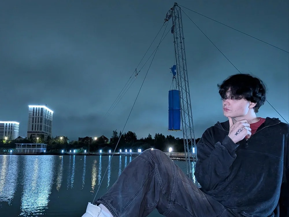 Gothic_Tom_ Chatroom