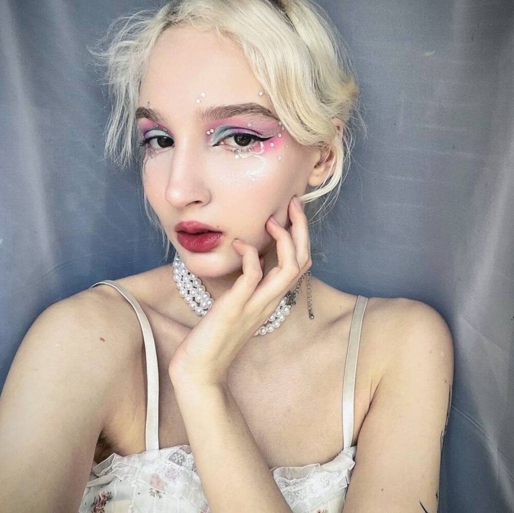 GwenBlakewayy Chatroom