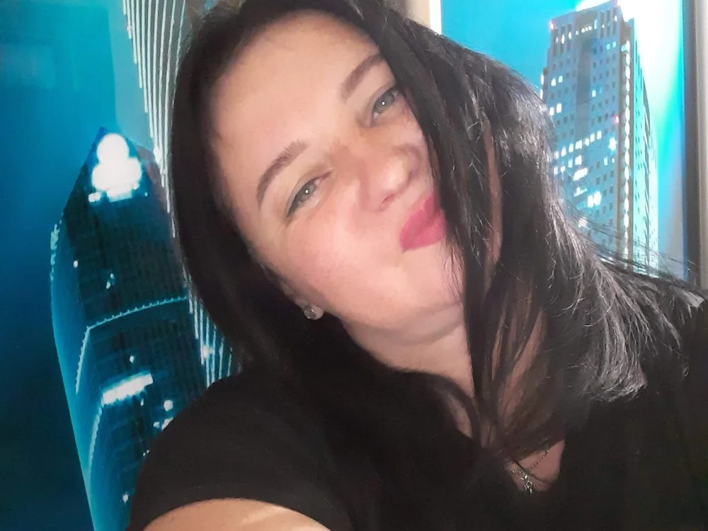 HOLLY-77 Chatroom