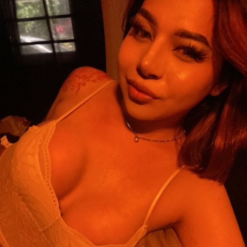 HOTMARIACAKES Chatroom
