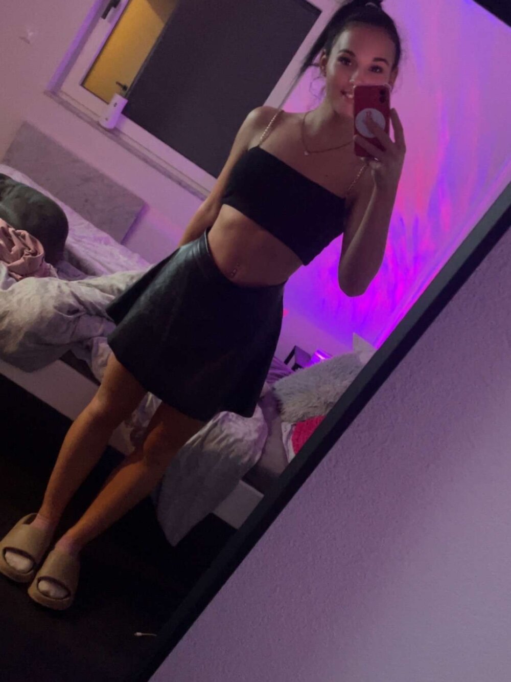 HOT_TEENS Chatroom