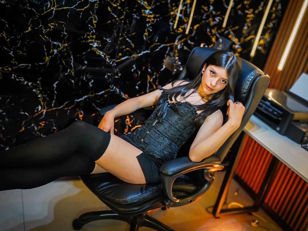 HaileyEvans Chatroom