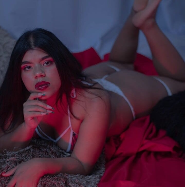 HairyLoveGirl Chatroom