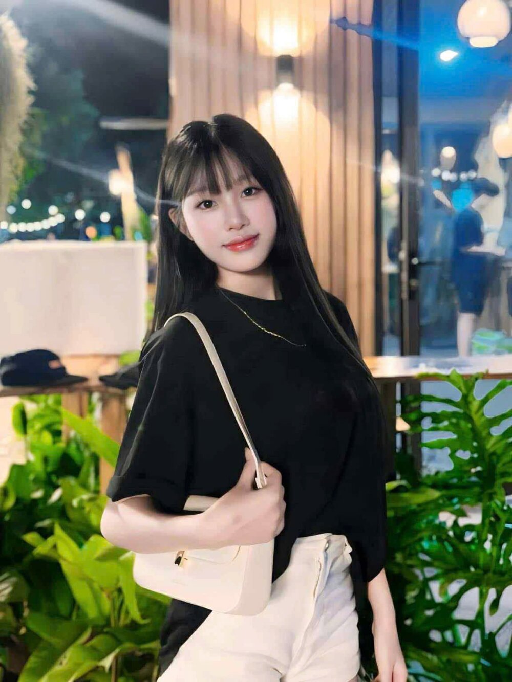 Hanaa07_ Chatroom