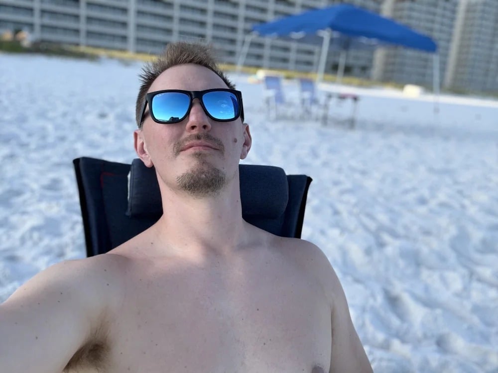 Hardpaul85 Chatroom
