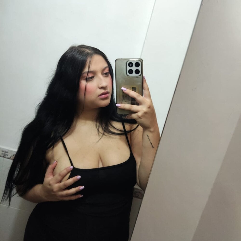 Hazel_blair777 Chatroom