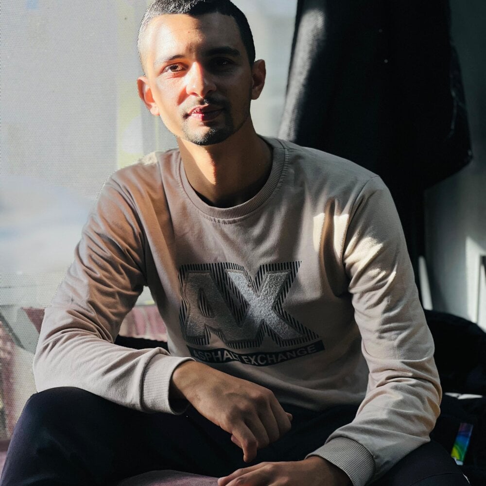 Hazembahloul Chatroom