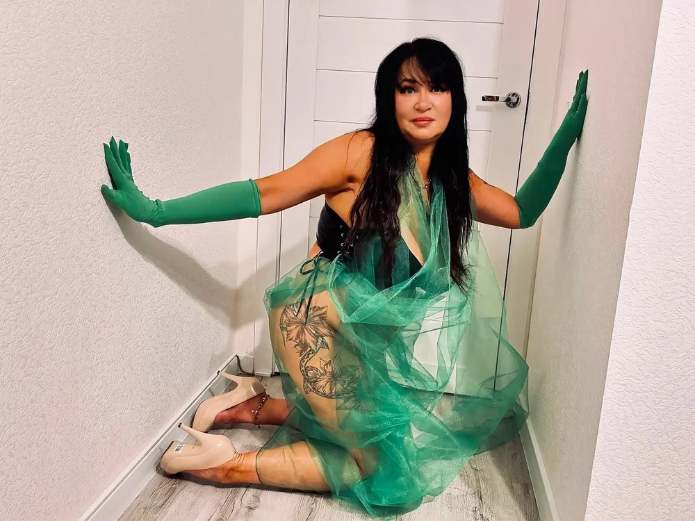 HelenJayy Chatroom
