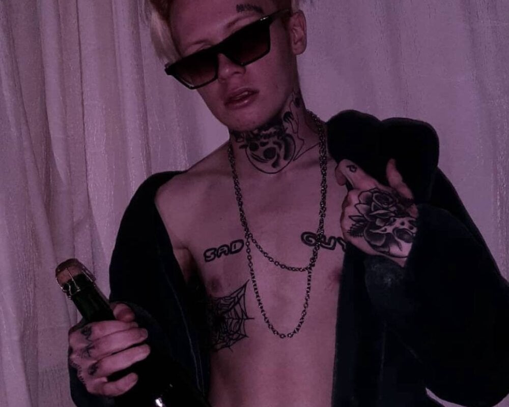 Hellll_boy1 Chatroom