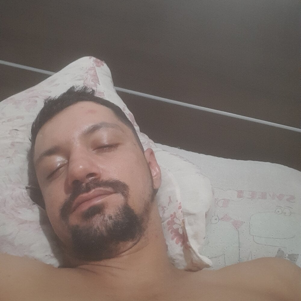 Henriqueee016 Chatroom